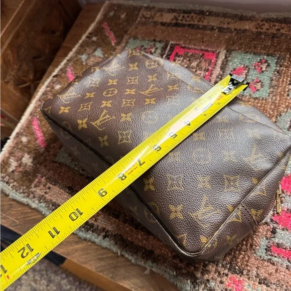 Louis Vuitton Monogram Toilette 28 cosmetic case - Picture 9 of 12